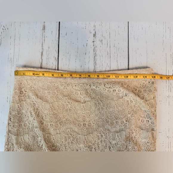 Forever 21 Lace Skirt . Pencil . Size L - Picture 5 of 9